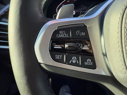 Used 2022 BMW X7 xDrive40i w/ M Sport Package image 26