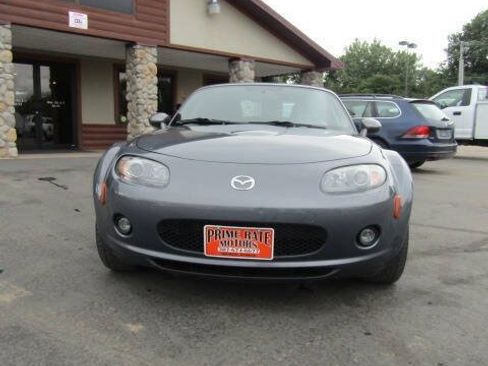 Used 2006 MAZDA MX-5 Miata Sport RWD image 3
