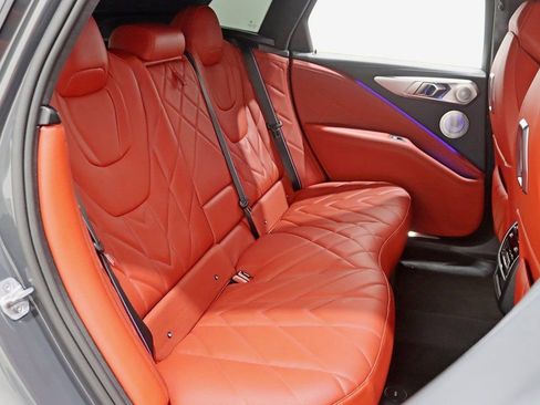 Used 2023 BMW XM Base image 32