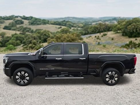Used 2024 GMC Sierra 2500 Denali w/ Denali Reserve Package AWD/4WD image 5