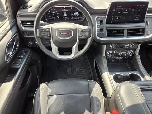Used 2023 GMC Yukon XL SLT w/ SLT Premium Package RWD image 13