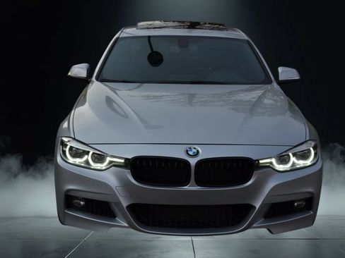 Used 2018 BMW 340i xDrive Sedan w/ Premium Package AWD/4WD image 3