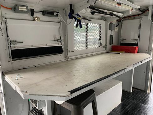 Used 2019 Ford E-350 and Econoline 350 Super Duty RWD image 38