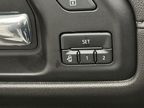 Used 2019 Chevrolet Silverado 1500 High Country w/ Z71 Off-Road Package image 42