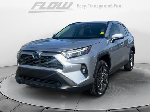 Used 2022 Toyota RAV4 XLE Premium AWD/4WD image 4