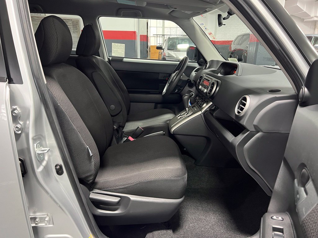 Used 2008 Scion xB FWD image 21