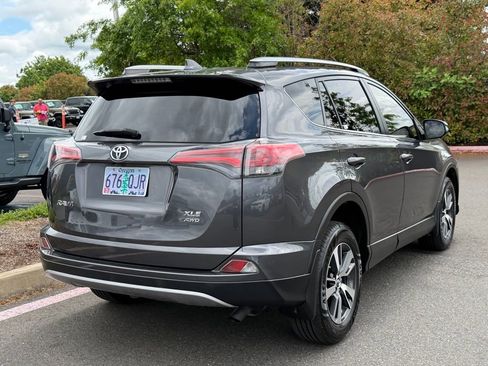 Used 2018 Toyota RAV4 XLE w/ Plus Extra Value Package AWD/4WD image 7