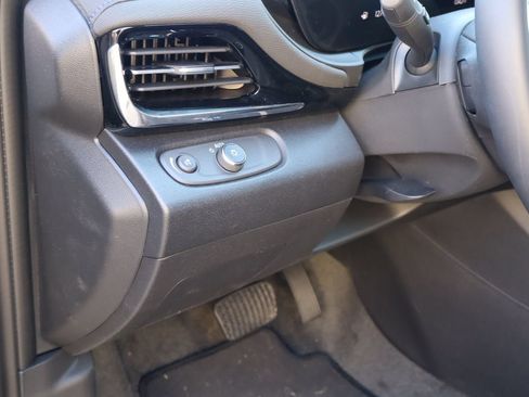 Used 2026 Buick Envista Sport Touring w/ Convenience I Package FWD image 24