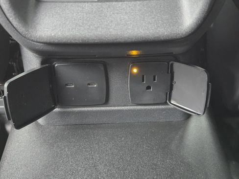 New 2025 Ford Bronco Badlands image 28