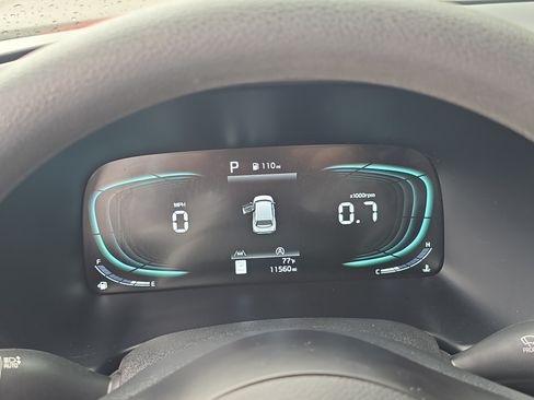 Used 2025 Kia Soul LX FWD image 30