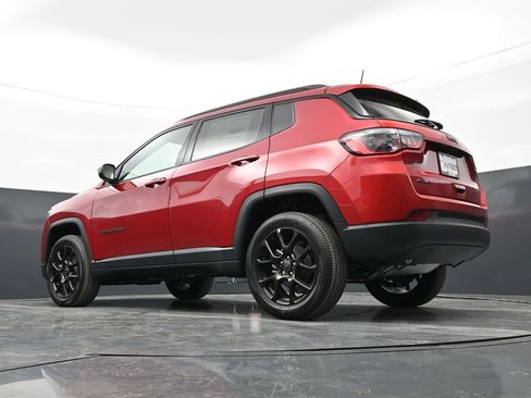 New 2026 Jeep Compass Latitude image 25