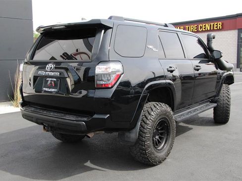 Used 2020 Toyota 4Runner TRD Off-Road AWD/4WD image 9