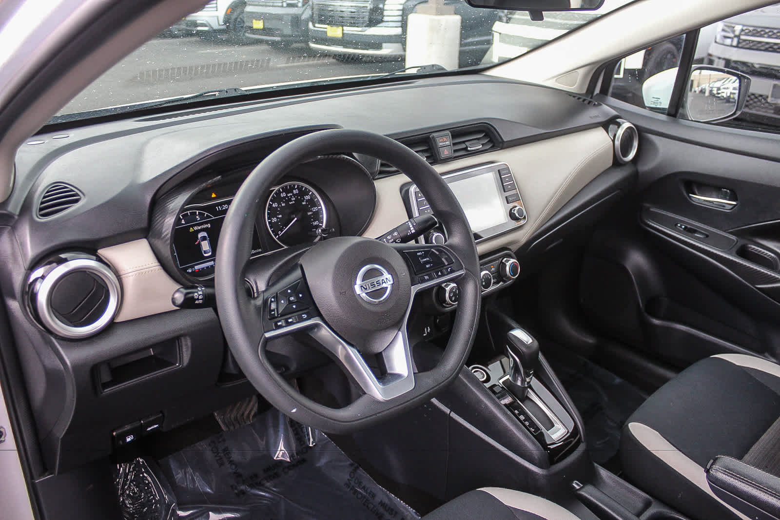 Used 2020 Nissan Versa SV FWD image 22