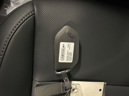 New 2025 Kia Telluride S image 29