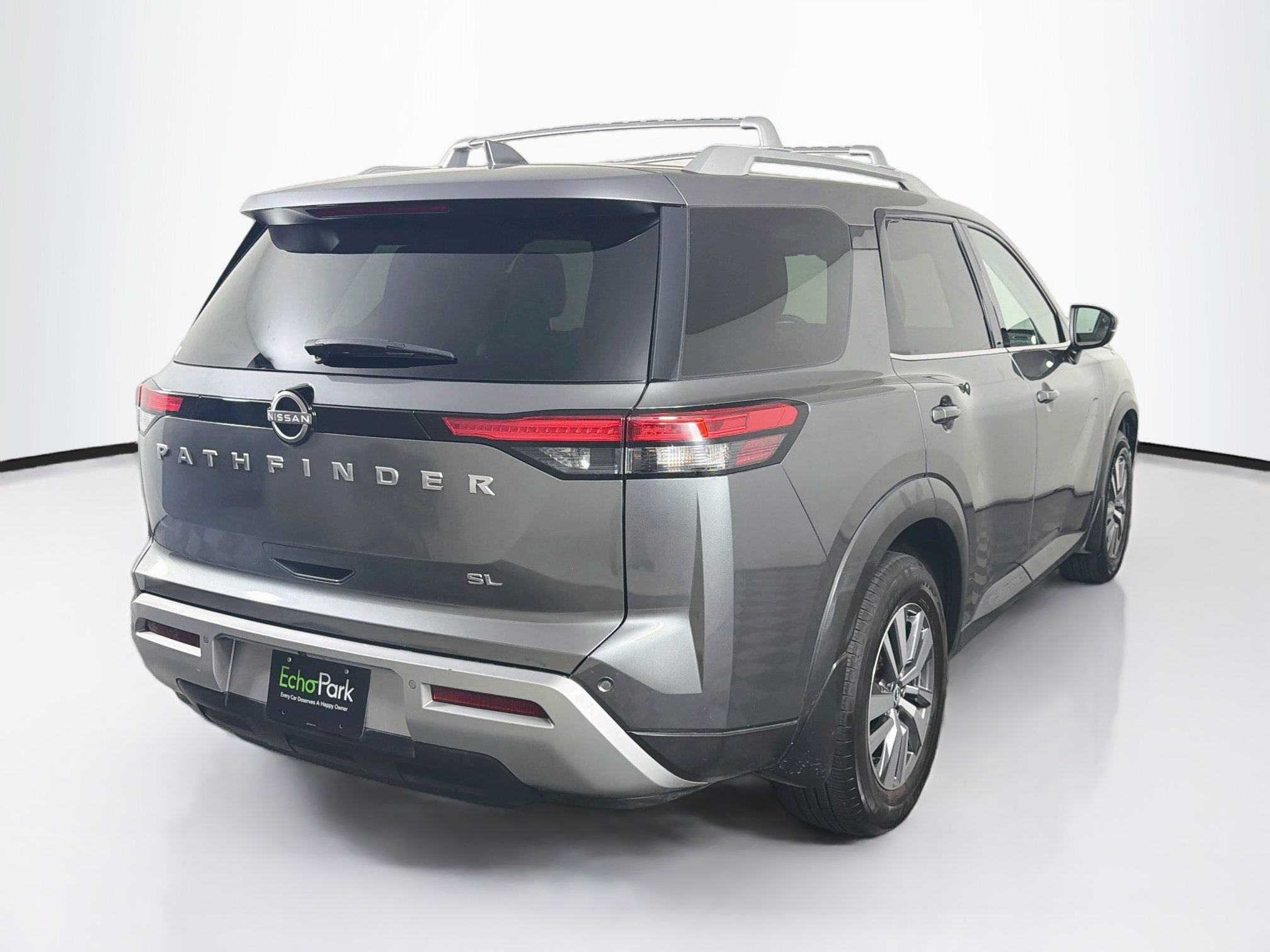 Used 2022 Nissan Pathfinder SL FWD image 9