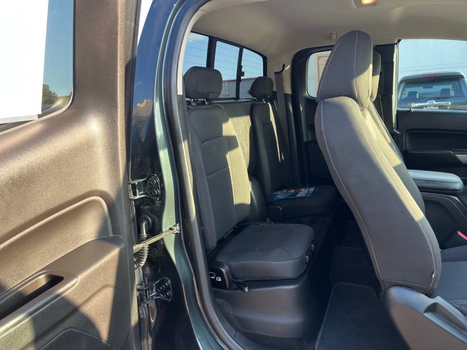 Used 2018 Chevrolet Colorado LT w/ LT Convenience Package RWD image 29