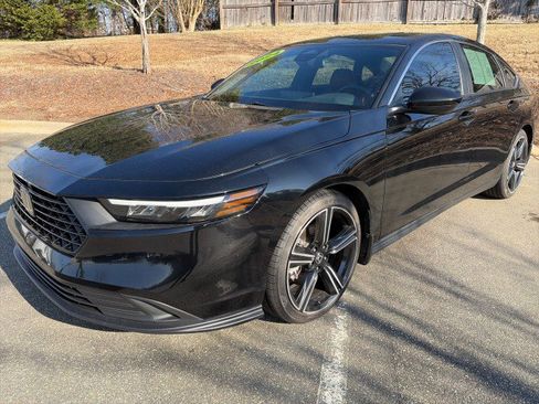 Used 2024 Honda Accord Sport image 3