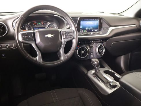 Used 2020 Chevrolet Blazer LT FWD image 2