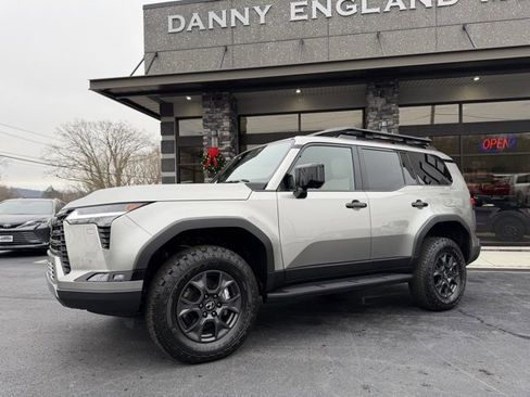 Used 2025 Lexus GX 550 image 23