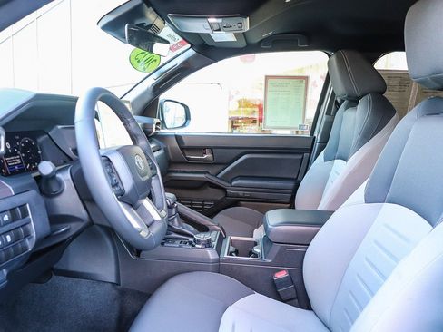 Used 2025 Toyota Tacoma TRD Off-Road image 20