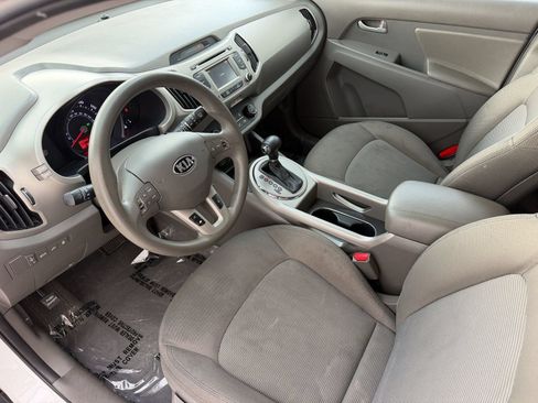Used 2016 Kia Sportage LX w/ Option Group 017 FWD image 4