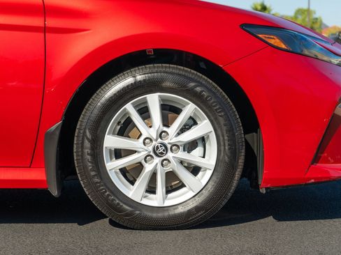 Used 2025 Toyota Camry LE FWD image 6