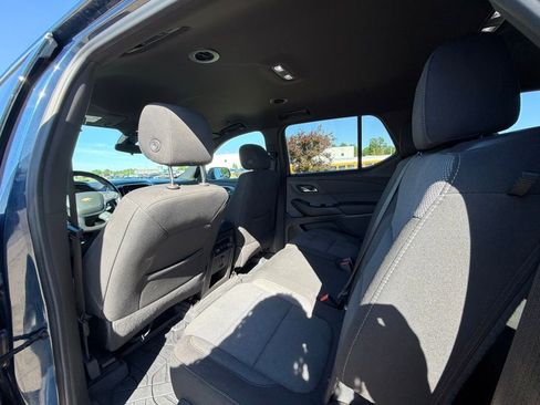 Used 2022 Chevrolet Traverse LT FWD image 44