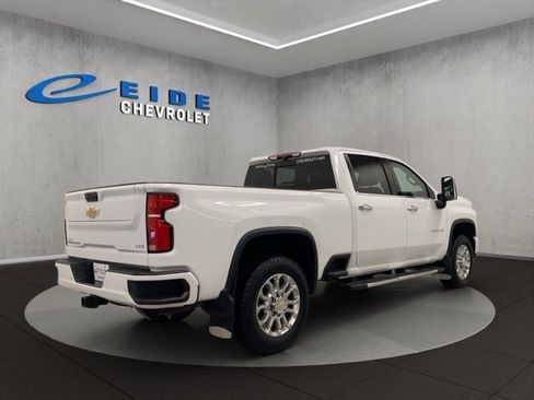 Used 2024 Chevrolet Silverado 2500 LTZ w/ LTZ Plus Package image 3