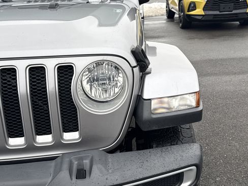 Used 2018 Jeep Wrangler Unlimited Sahara image 8