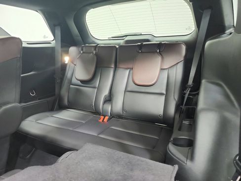 Used 2023 Ford Explorer Platinum w/ Technology Package AWD/4WD image 12