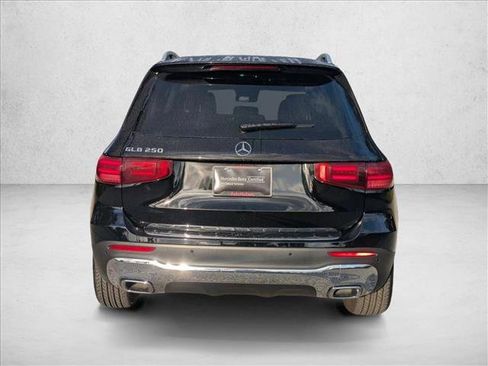 Certified 2025 Mercedes-Benz GLB 250 image 7