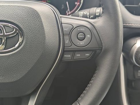 Used 2025 Toyota RAV4 XLE Premium image 22