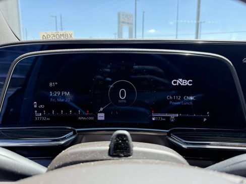 Used 2024 Cadillac Escalade ESV Sport w/ LPO, ONYX Package image 22