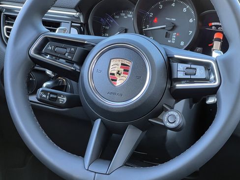 New 2026 Porsche Macan image 22