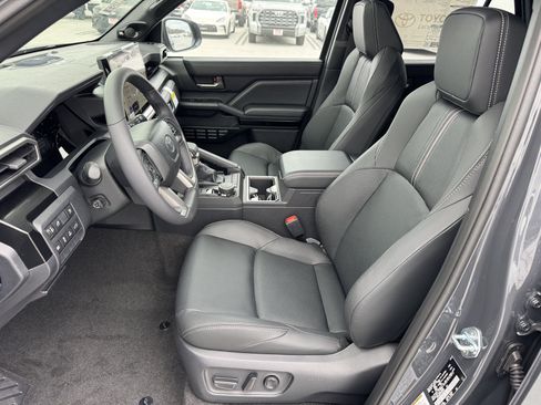 New 2026 Toyota 4Runner Limited AWD/4WD image 2