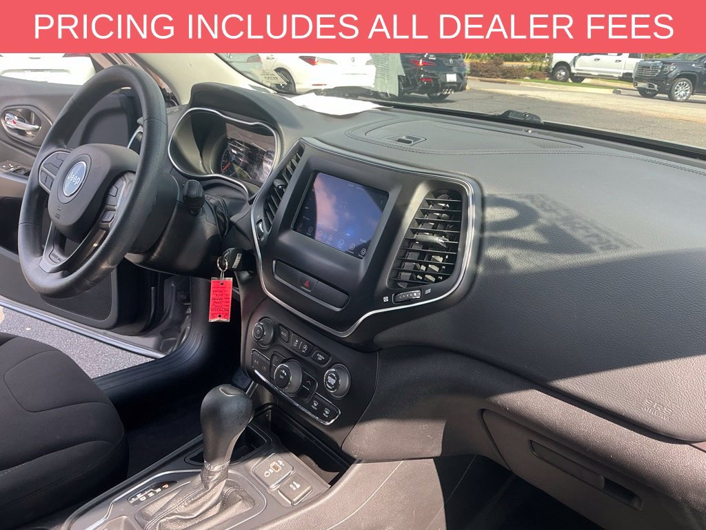 Used 2020 Jeep Cherokee Latitude FWD image 21