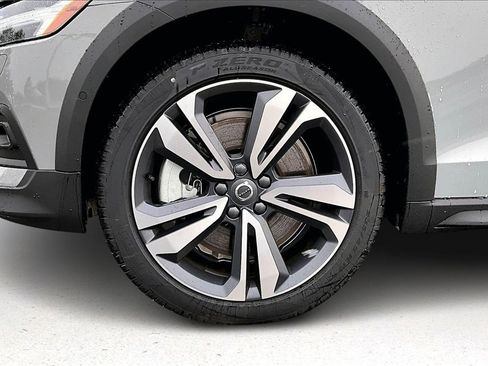 New 2026 Volvo V60 B5 Cross Country Plus w/ Protection Package Premier image 13