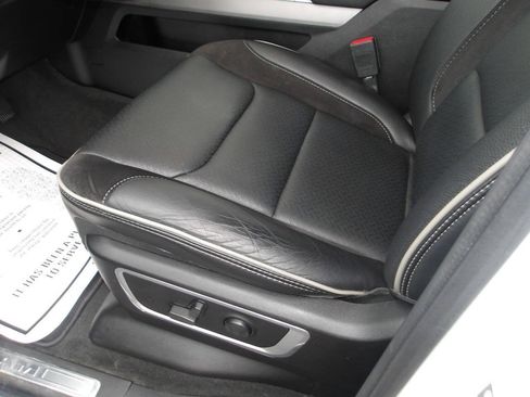 Used 2022 RAM 1500 Laramie w/ Sport Appearance Package AWD/4WD image 13