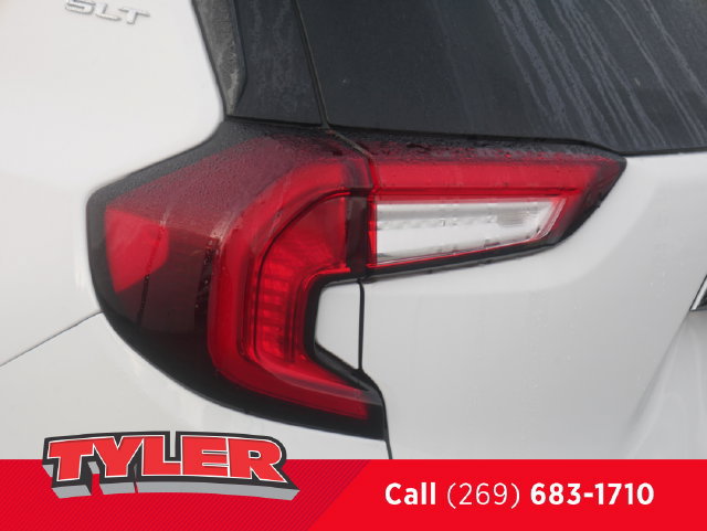Used 2024 GMC Terrain SLT AWD/4WD image 12