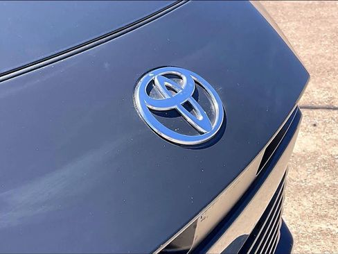 Used 2025 Toyota Camry LE image 27