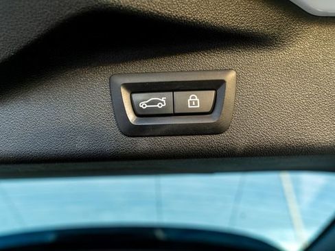 Used 2022 BMW X7 M50i w/ Dynamic Handling Package image 21