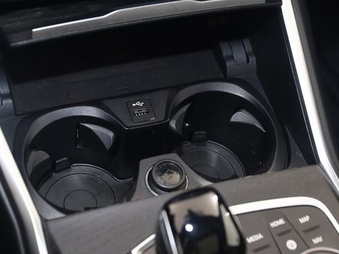 Used 2022 BMW 330i xDrive Sedan w/ M Sport Package image 29