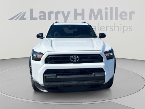 Used 2025 Toyota 4Runner SR5 AWD/4WD image 8