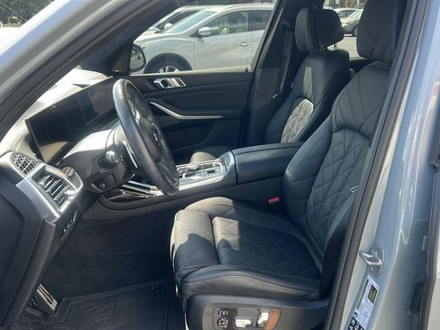 Used 2024 BMW X7 xDrive40i w/ M Sport Package AWD/4WD image 9