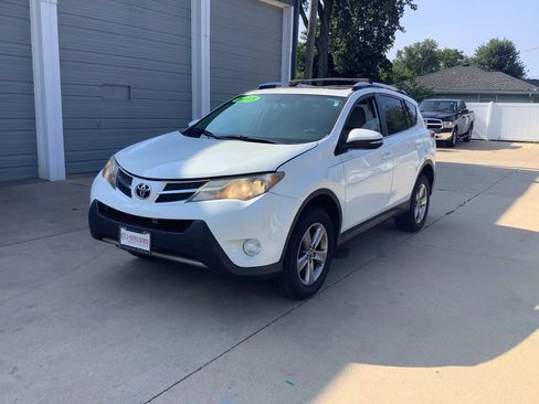 Used 2015 Toyota RAV4 XLE FWD image 4