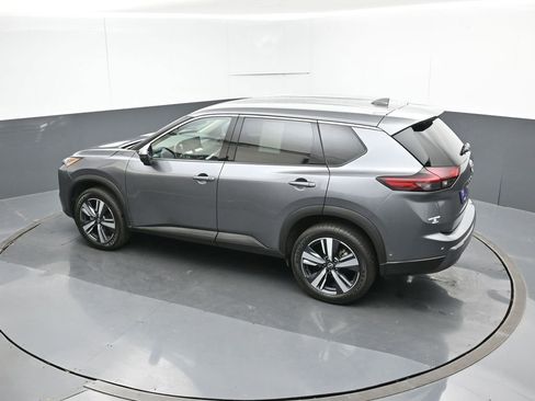Used 2024 Nissan Rogue SL AWD/4WD image 48
