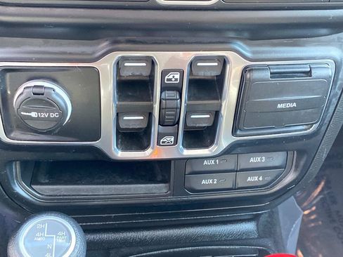 Used 2023 Jeep Wrangler Unlimited image 30