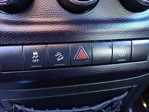 Used 2015 Jeep Wrangler Unlimited Rubicon AWD/4WD image 17