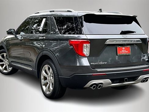 Used 2020 Ford Explorer Platinum w/ Premium Technology Package image 4