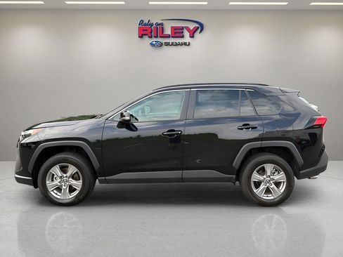 Used 2025 Toyota RAV4 XLE AWD/4WD image 2